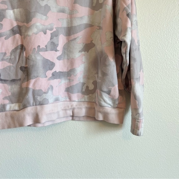Adidas originals Camo pink Sweater Small - Picture 10 of 11
